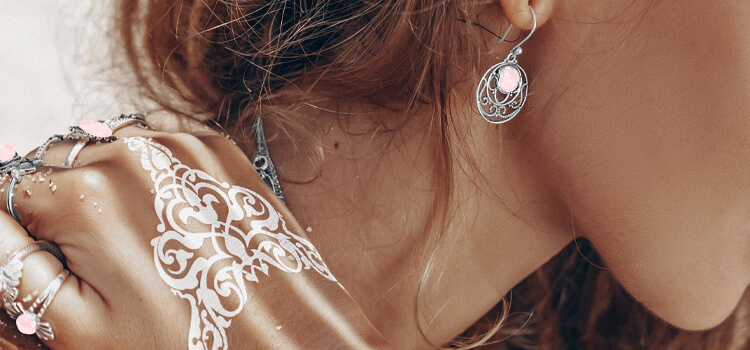 Blushing Beauty: The Gentle Elegance Of Dainty Rose Quartz Rings